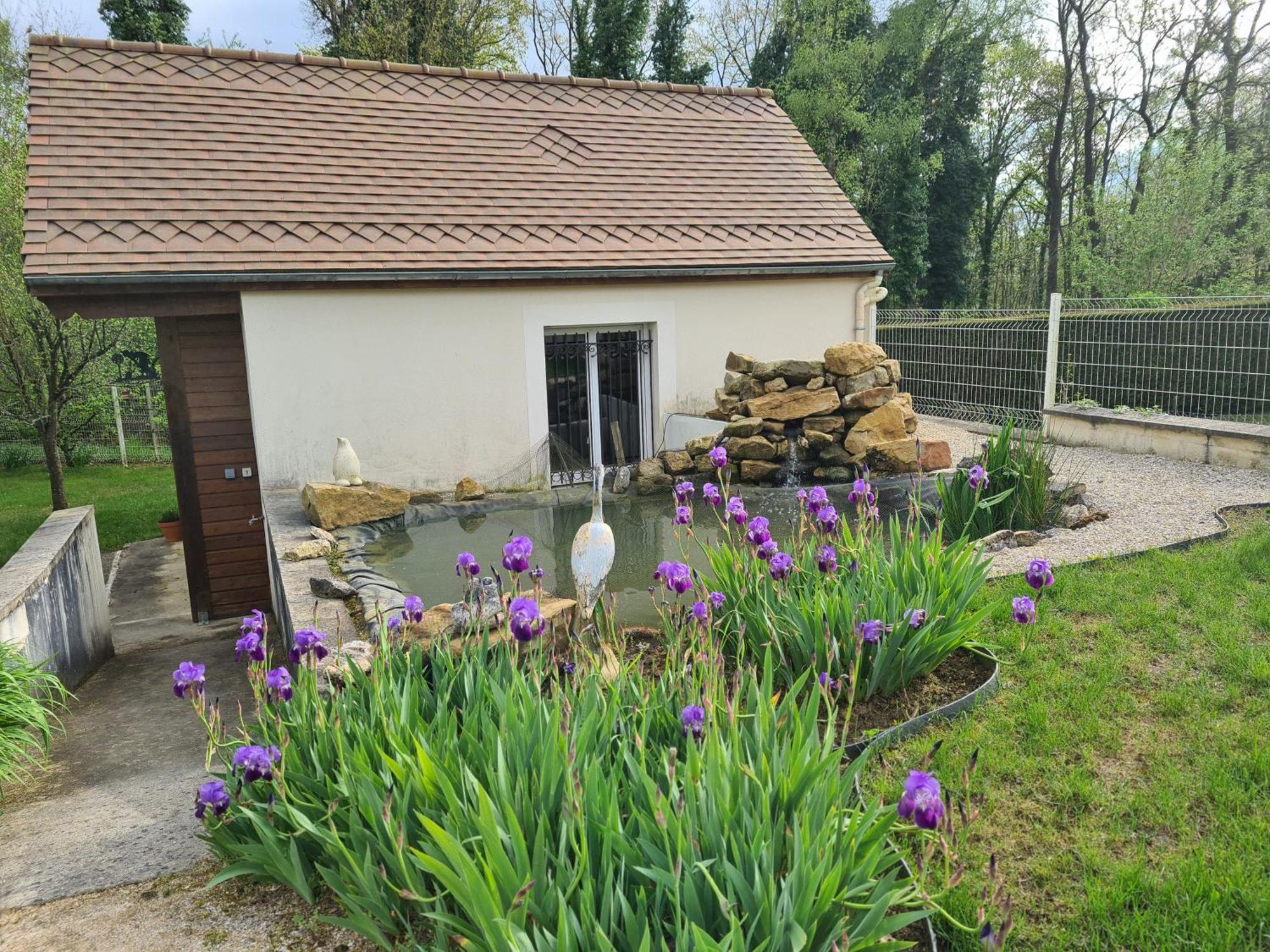 Appartamento Chez Jaja Et Phiphi Bourg-et-Comin Esterno foto